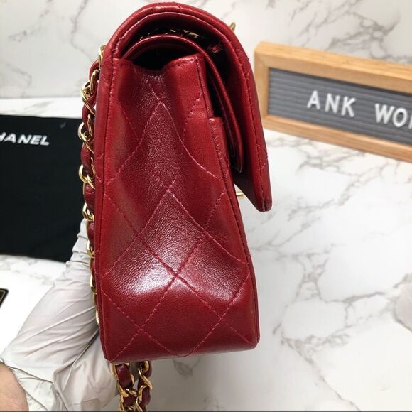 SOLD CHANEL Lambskin Red Iridescent Quilted Small Classic Flap 23cm Chain bag - Picture 8 of 14